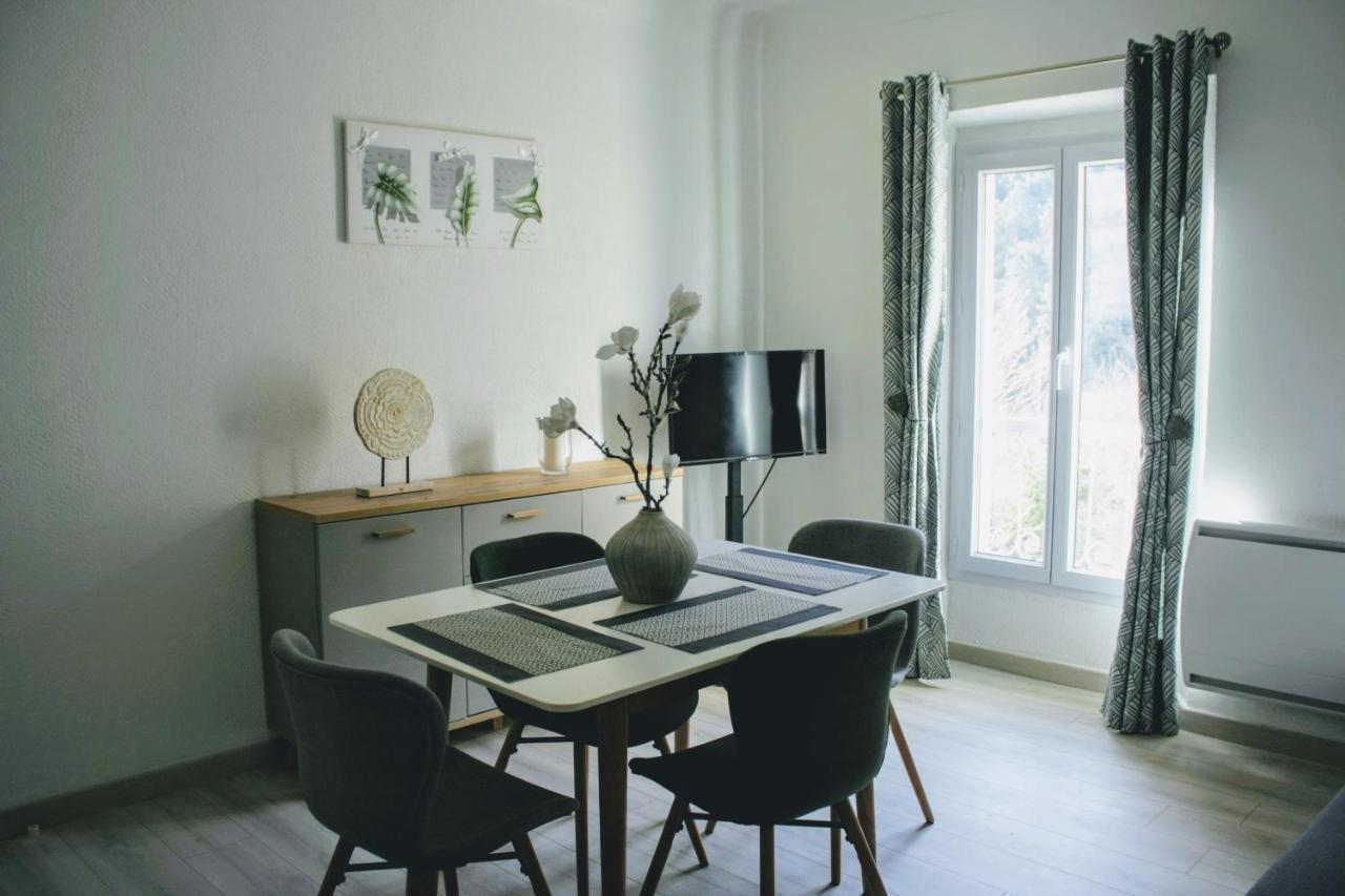 Charmant Appartement Au Coeur Des Gres D Annot Luaran gambar