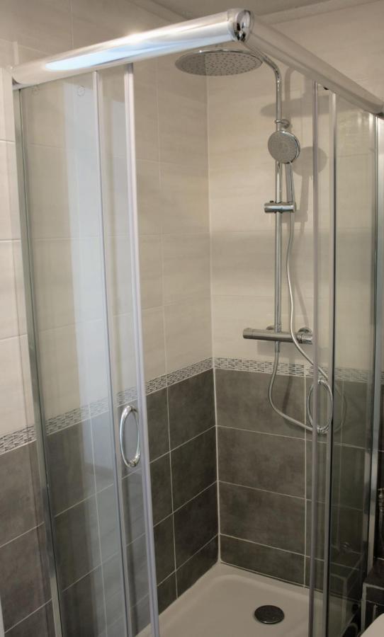 Charmant Appartement Au Coeur Des Gres D Annot Luaran gambar
