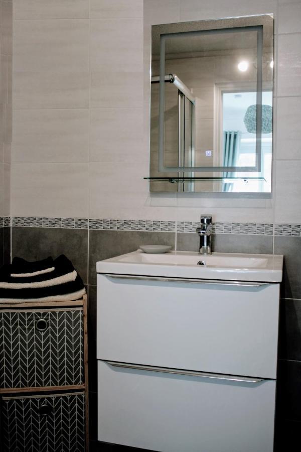 Charmant Appartement Au Coeur Des Gres D Annot Luaran gambar