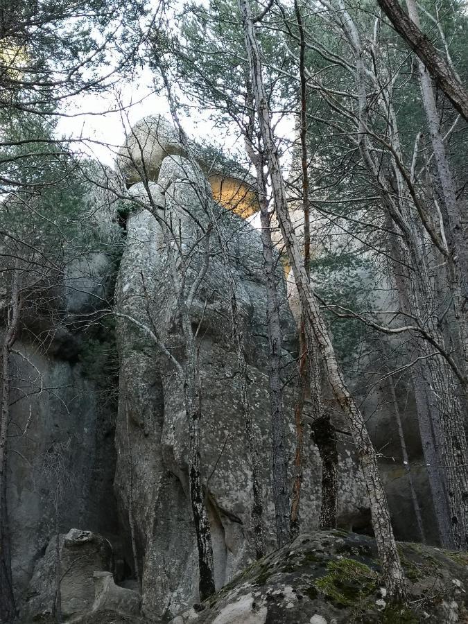 Charmant Appartement Au Coeur Des Gres D Annot Luaran gambar